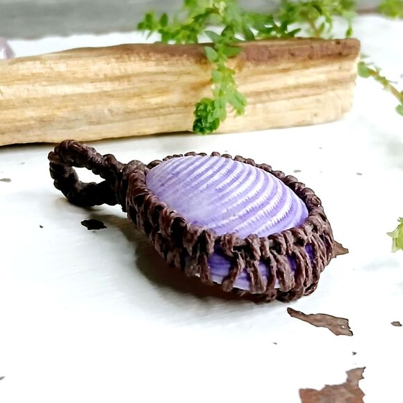 Macrame Seashell Pendant, Shell Jewelry, Purple Shell Pendant - Picture 3 of 4